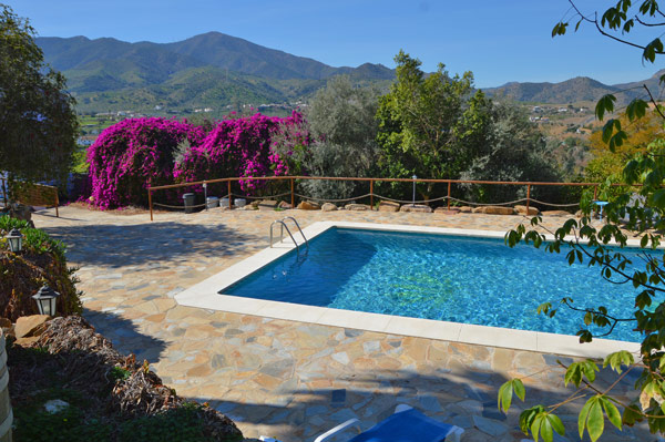 Casa rural con piscina en Málaga