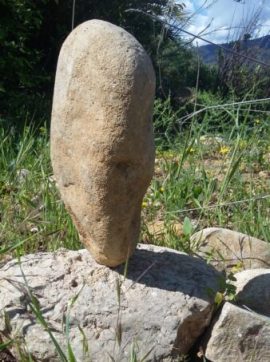 piedra en equilibrio